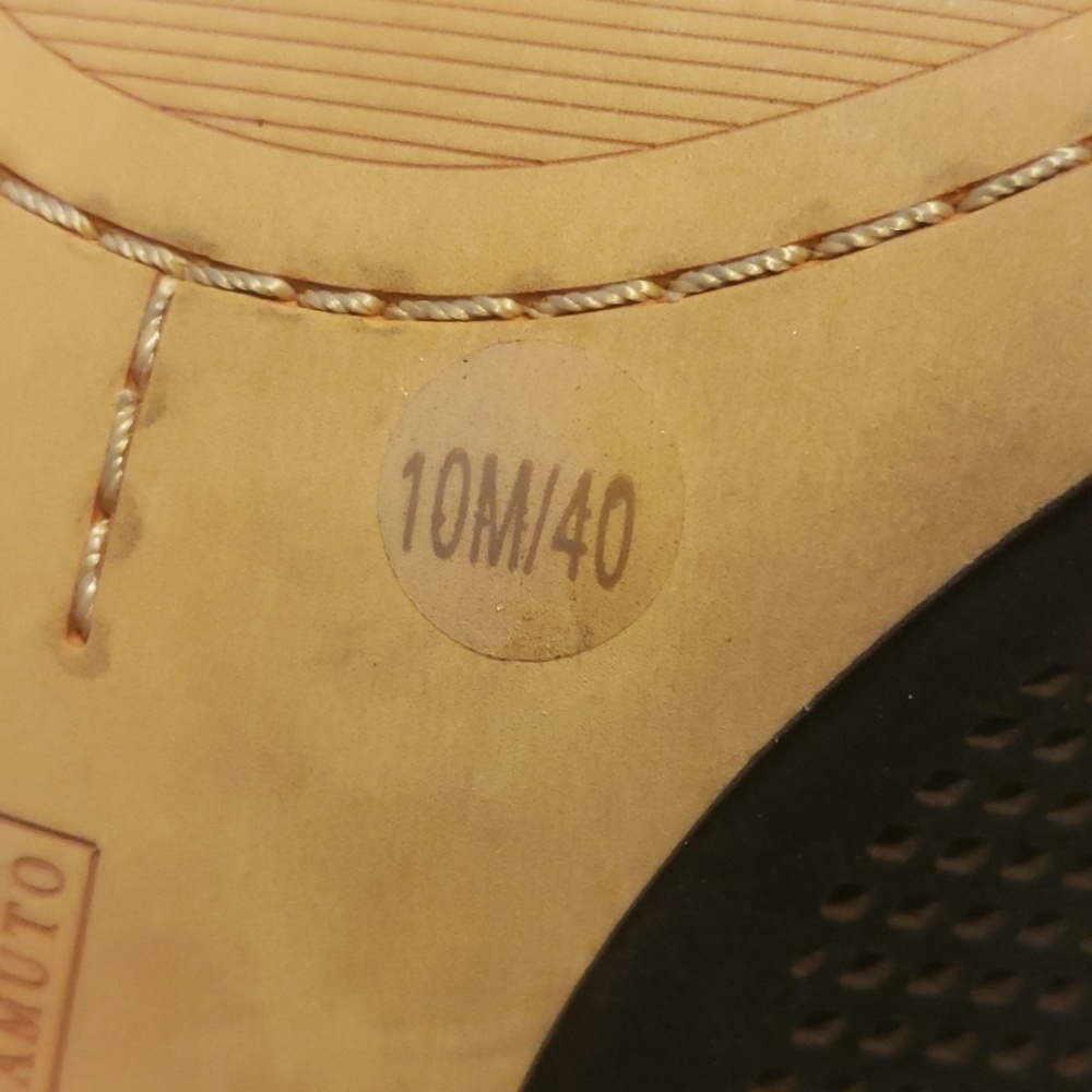 Shoes - Picture 4 of 4